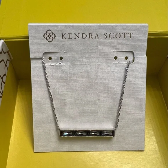 New Kendra Scott Gray Crystal Necklace. 🤍 - Picture 4 of 5